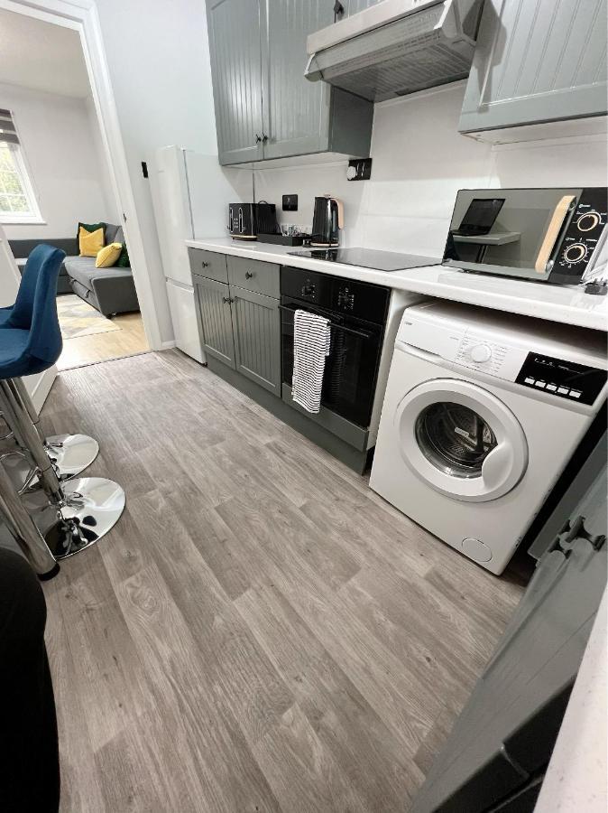 Stunning Apartment In Beckton With Private Entrance London Exteriör bild
