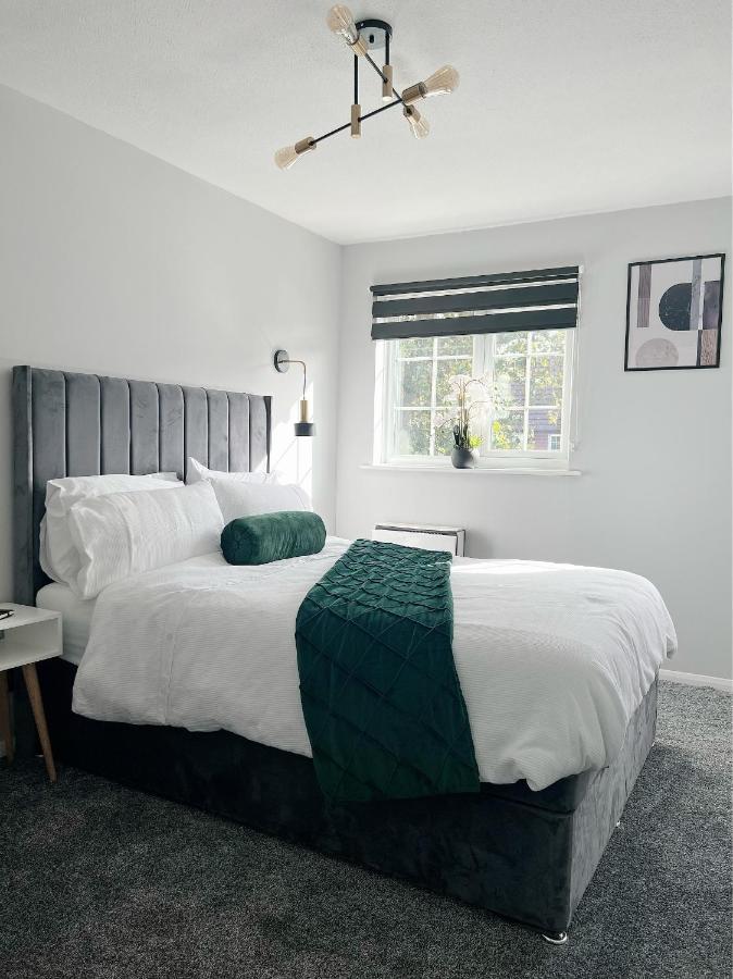 Stunning Apartment In Beckton With Private Entrance London Exteriör bild
