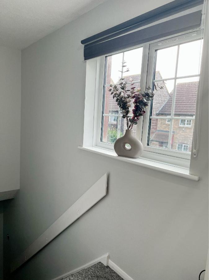 Stunning Apartment In Beckton With Private Entrance London Exteriör bild