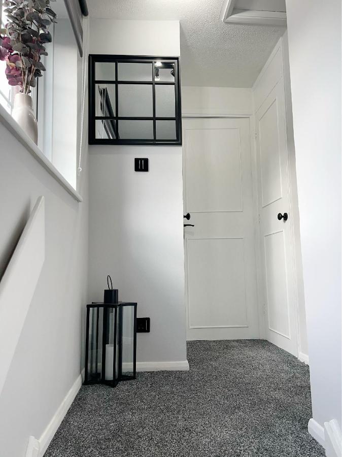 Stunning Apartment In Beckton With Private Entrance London Exteriör bild